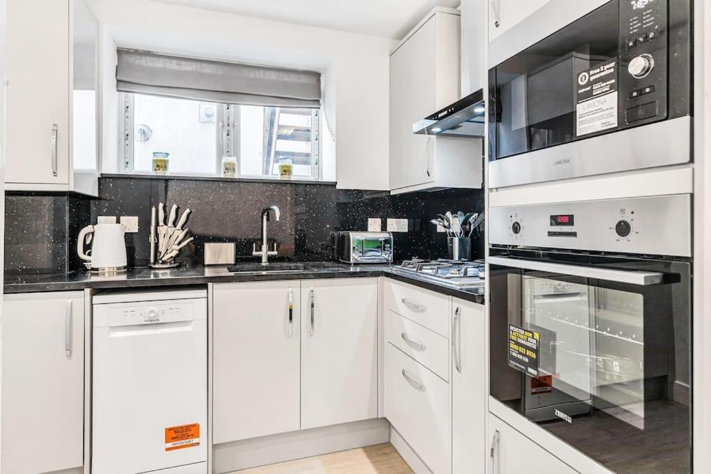 Apartament Luxstay Holland Park With Ac Londra