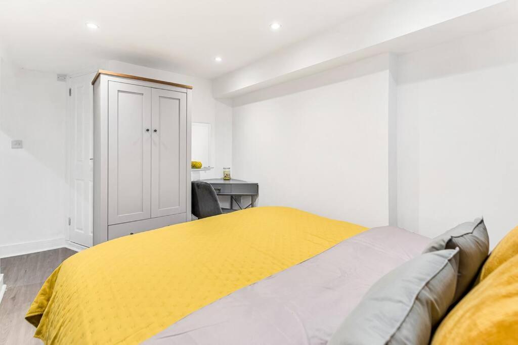 Luxstay Holland Park With Ac Apartament