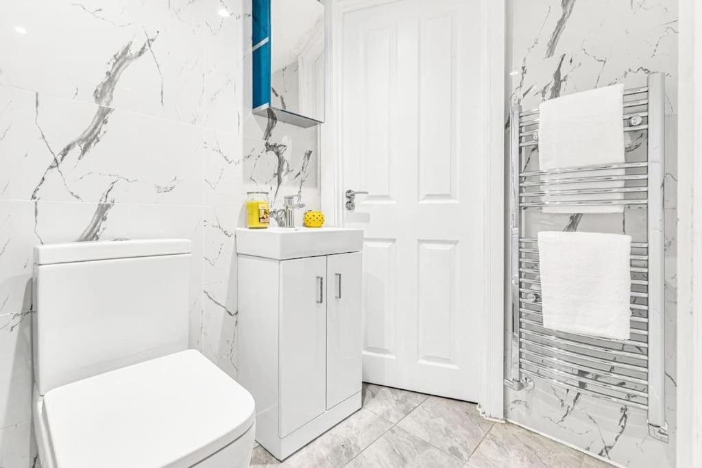 Luxstay Holland Park With Ac * Londra