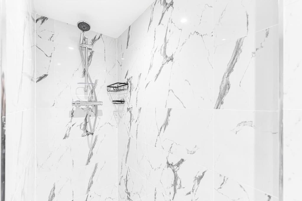 Luxstay Holland Park With Ac Apartament *